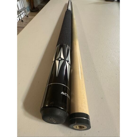 Action BW09 Black and White Billiard Stick Pool Cue - Picture 5 of 7